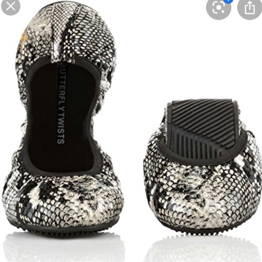 Butterfly Twists Flats